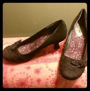 ✨Maurices Bow tie 1.5" heels